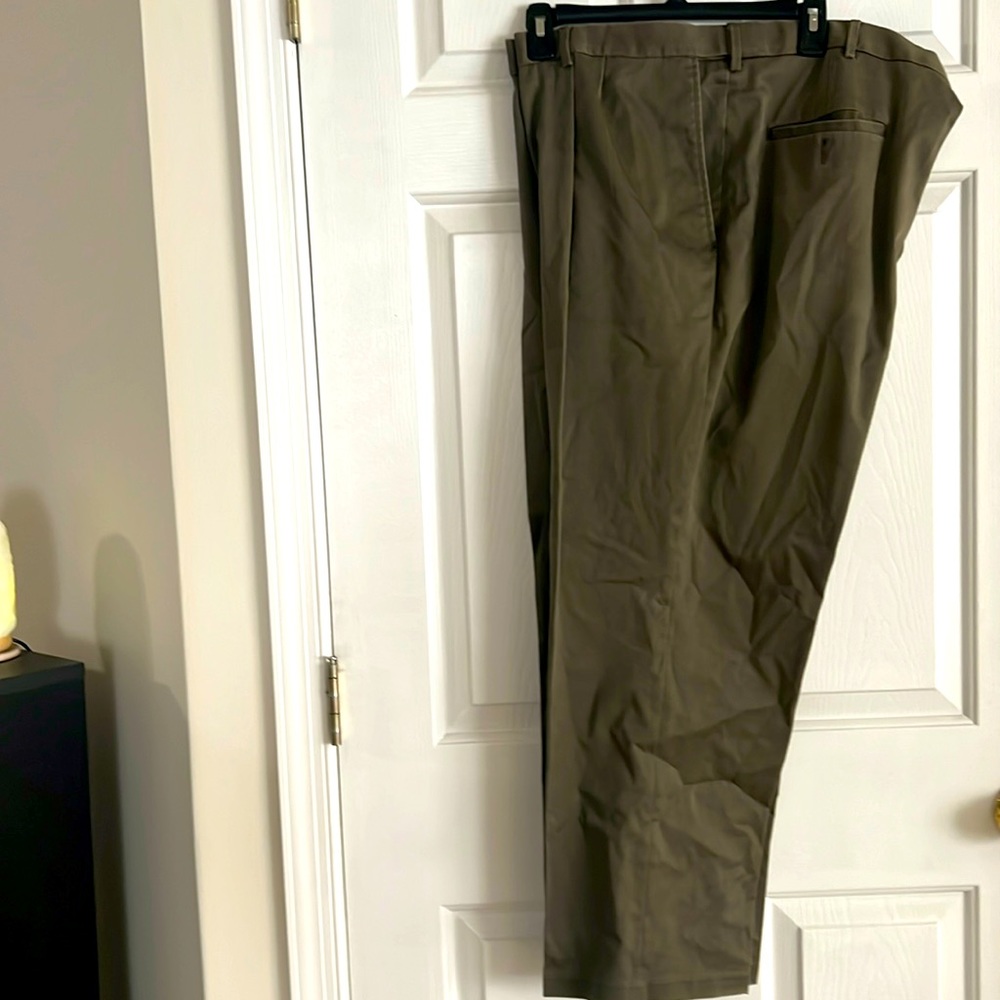 Men Big and Tall Front Pleated Pants with Extended Waist Size 44/29